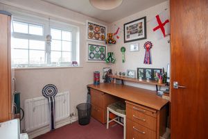 Study / Bedroom - click for photo gallery